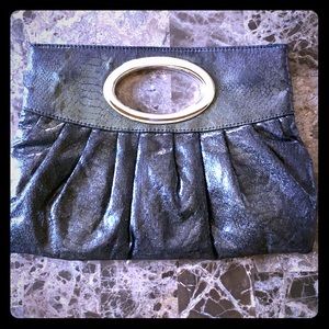 Aldo clutch